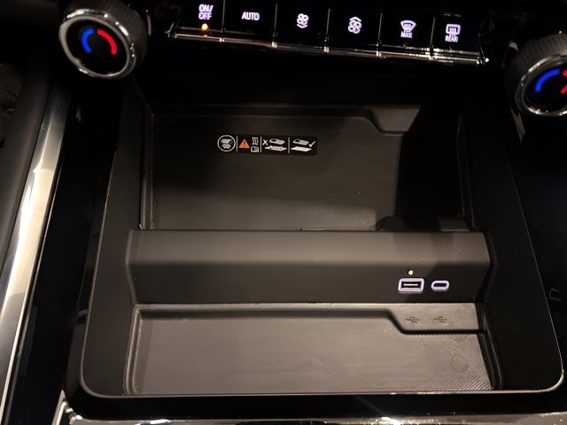 2025 Chevrolet Tahoe Premier - Photo 28