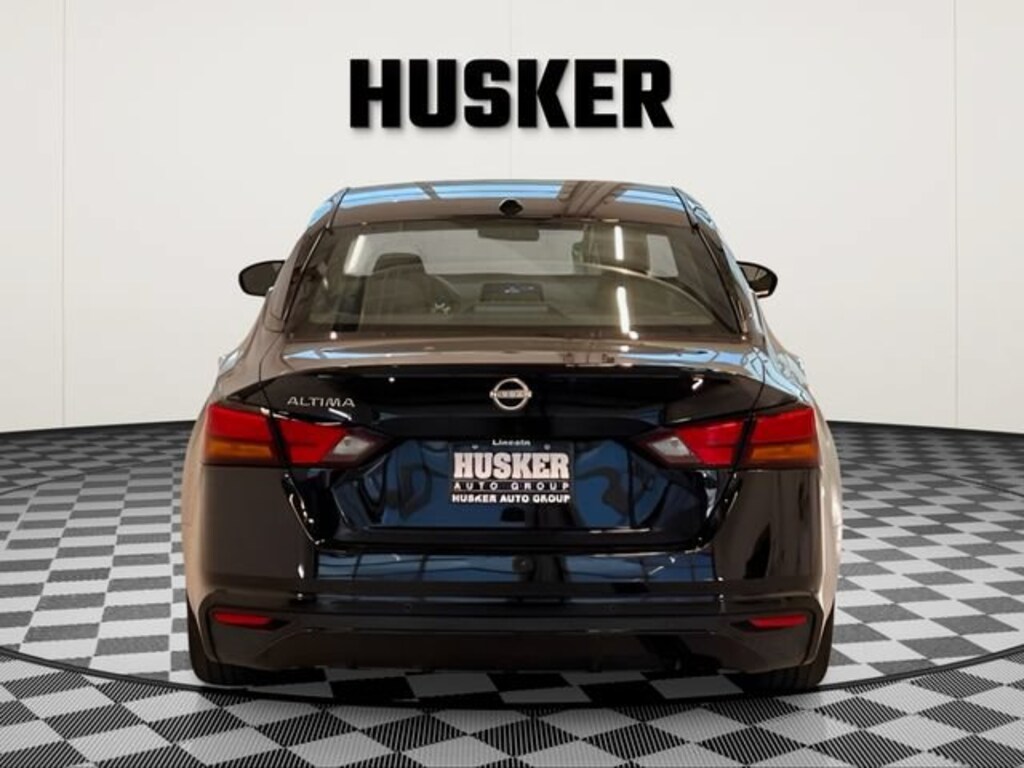 Used 2025 Nissan Altima SV FWD Sedan
