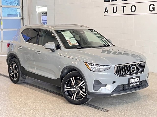 2024 Volvo XC40 Core's photo