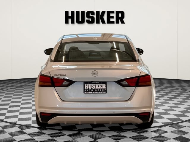 2025 Nissan Altima SV - Photo 7