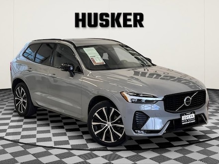 2024 Volvo XC60 Plus Dark Theme