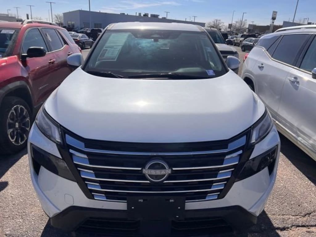 Used 2025 Nissan Rogue SV Intelligent AWD SUV