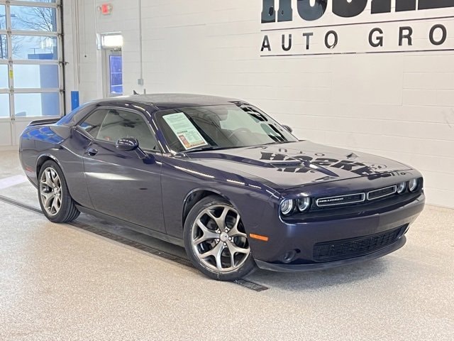 2016 Dodge Challenger SXT's photo