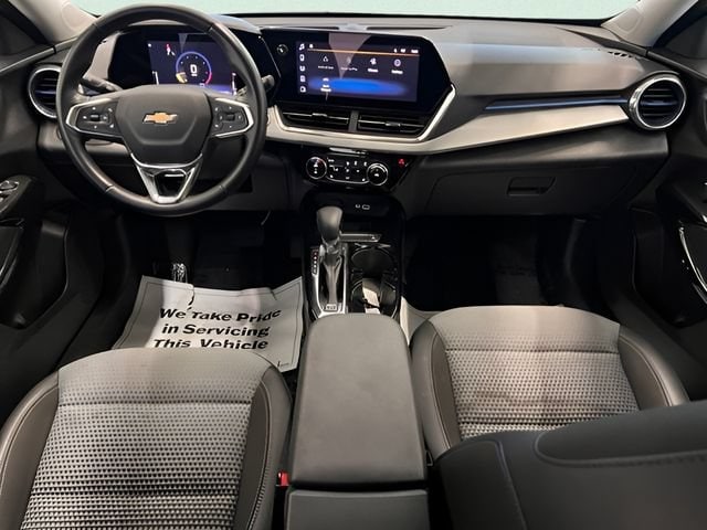 2025 Chevrolet Trax LT - Photo 15