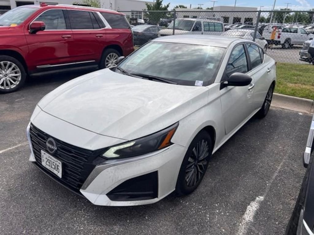 Used 2025 Nissan Altima SV FWD Sedan