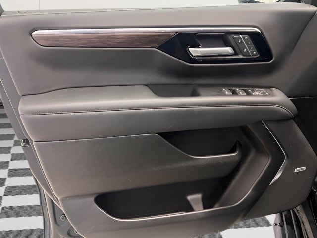 2025 Chevrolet Tahoe Premier - Photo 23