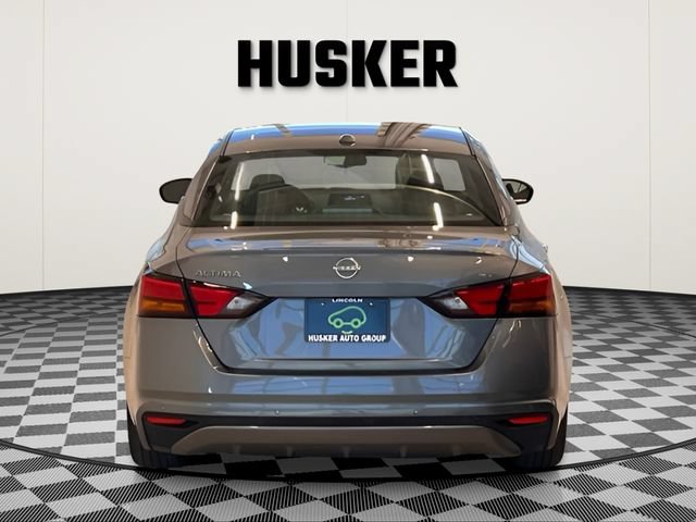 2025 Nissan Altima SV - Photo 8