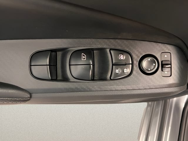 2025 Nissan Altima SV - Photo 12