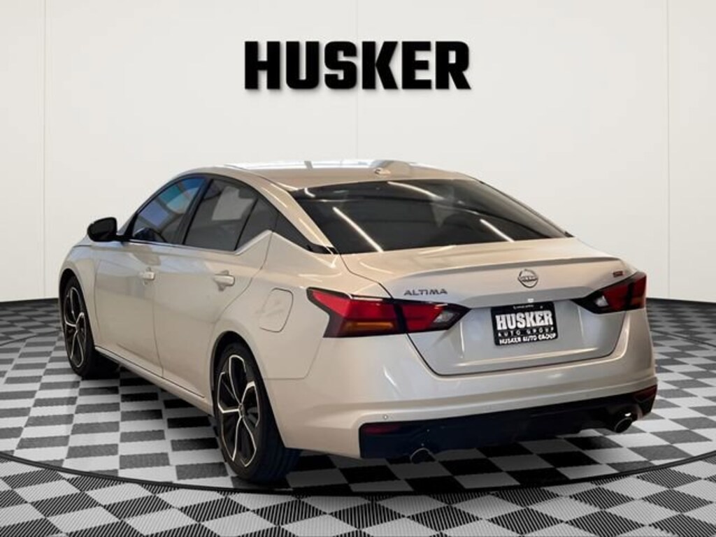 Used 2024 Nissan Altima SR FWD Sedan