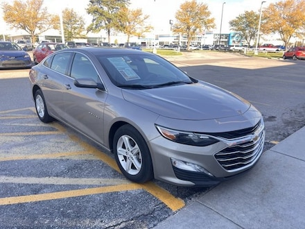 2024 Chevrolet Malibu 1LT Car