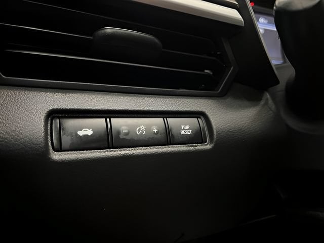 2025 Nissan Altima SV - Photo 18