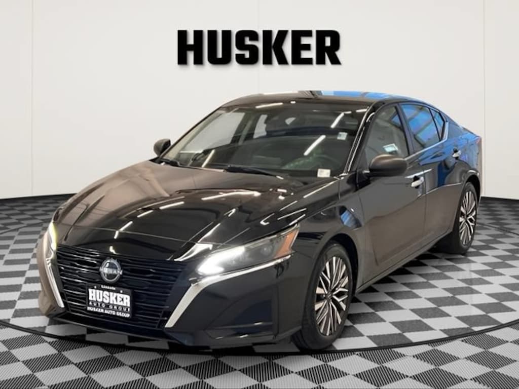 Used 2025 Nissan Altima SV FWD Sedan