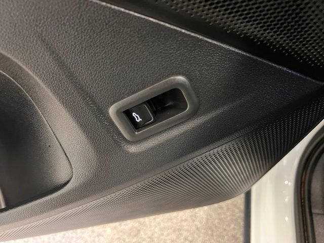 2026 Volkswagen Tiguan SE - Photo 14