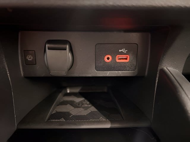 2025 Nissan Versa Sedan SV - Photo 21