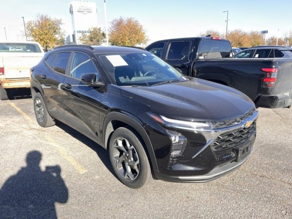 Certified 2025 Chevrolet Trax LT SUV