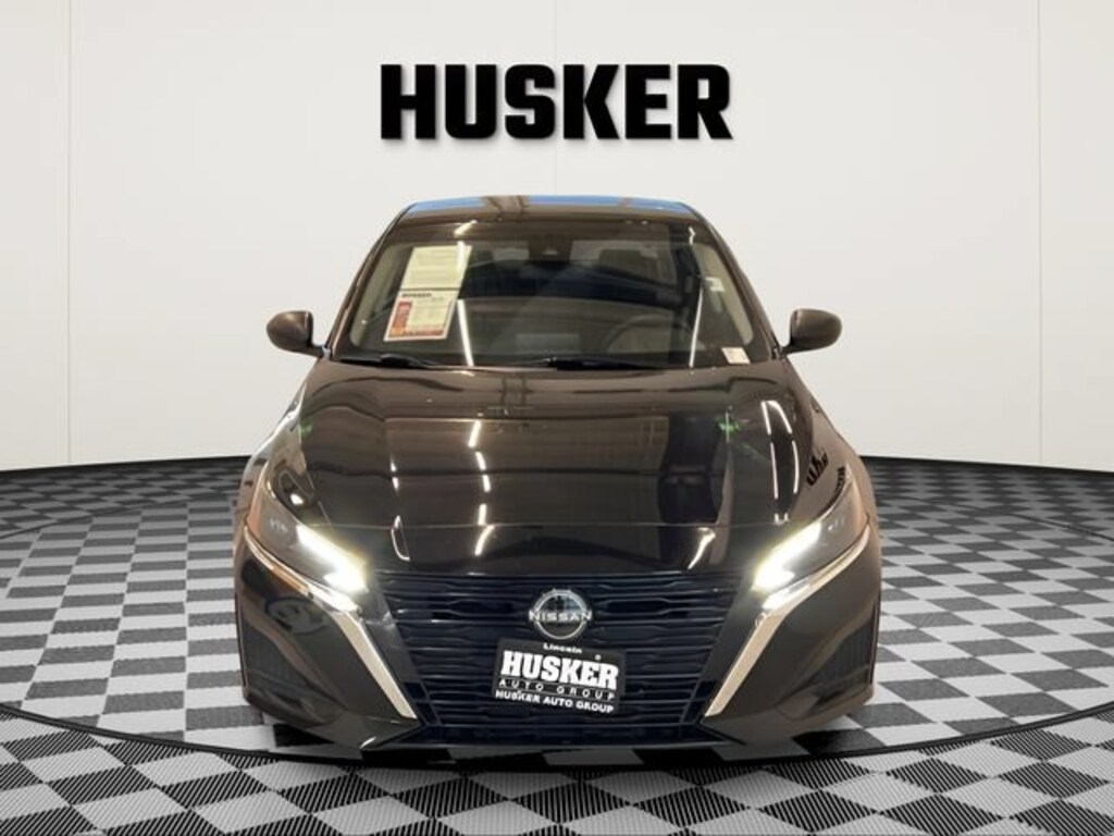 Used 2025 Nissan Altima SV FWD Sedan