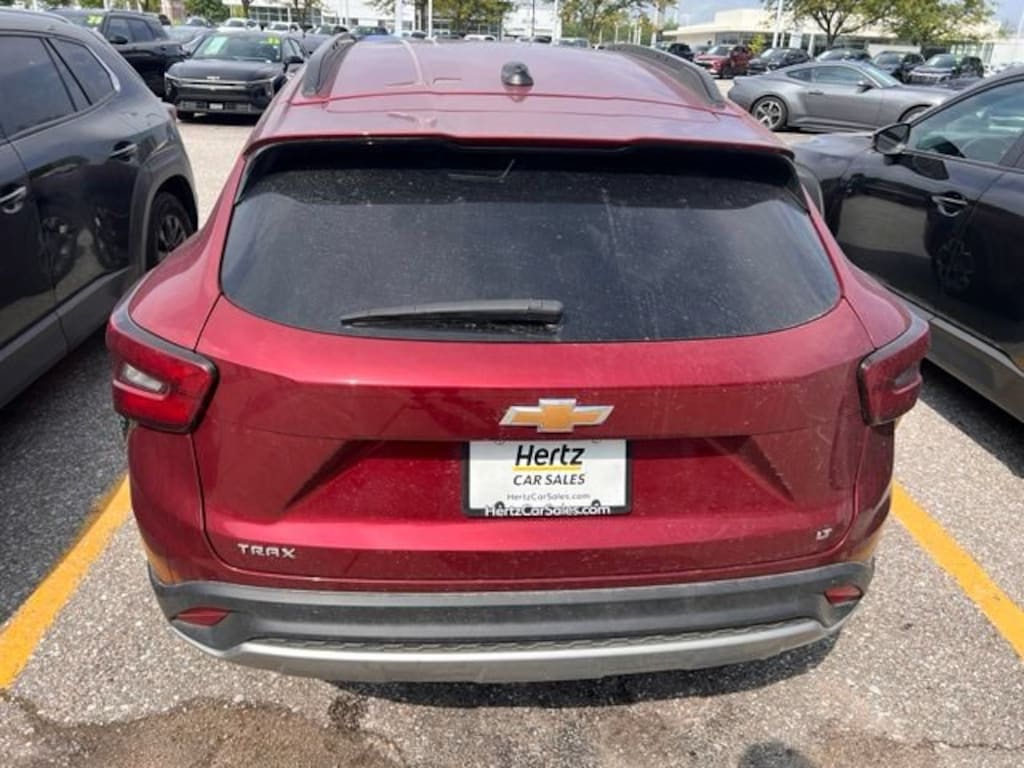 Used 2025 Chevrolet Trax LT SUV