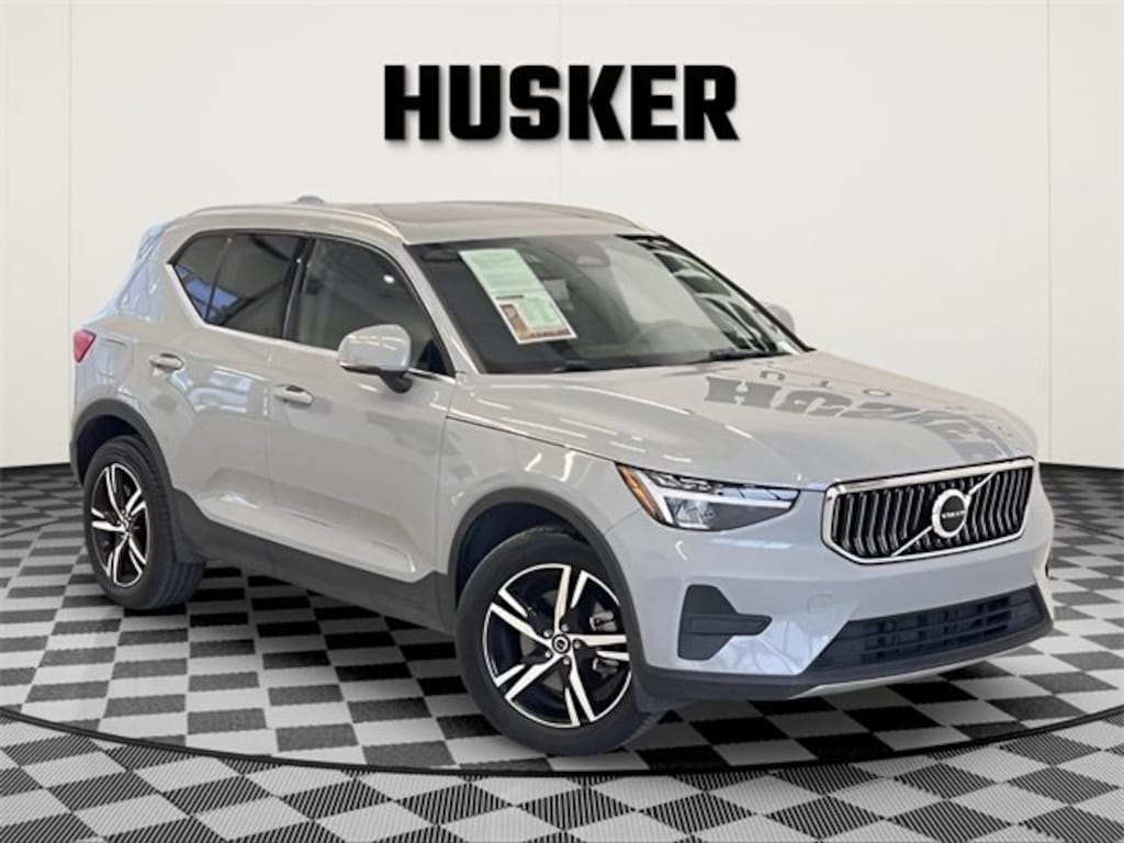 Used 2024 Volvo XC40 Core Bright Theme