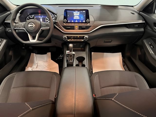 2025 Nissan Altima SV - Photo 16
