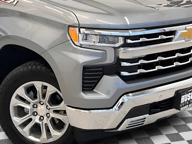 Used 2025 Sterling Gray Metallic Chevrolet LTZ image 31
