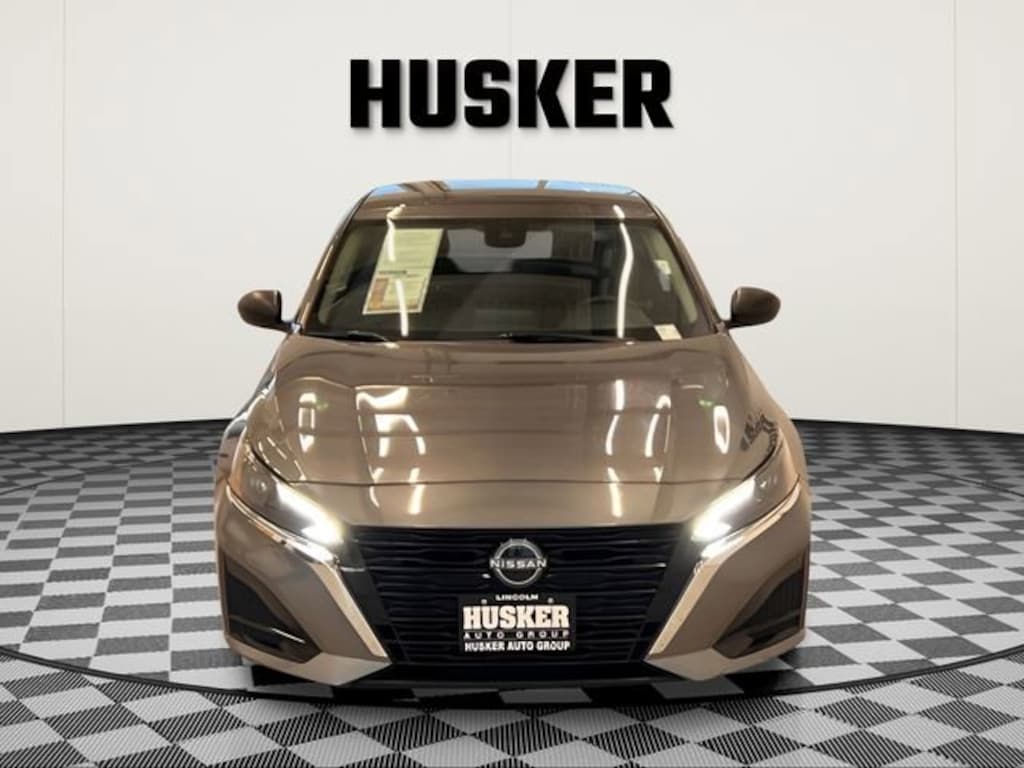 Used 2025 Nissan Altima SV FWD Sedan