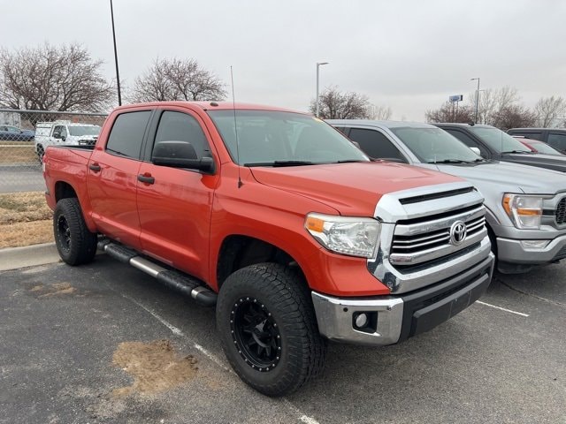 2017 Toyota Tundra SR5's photo