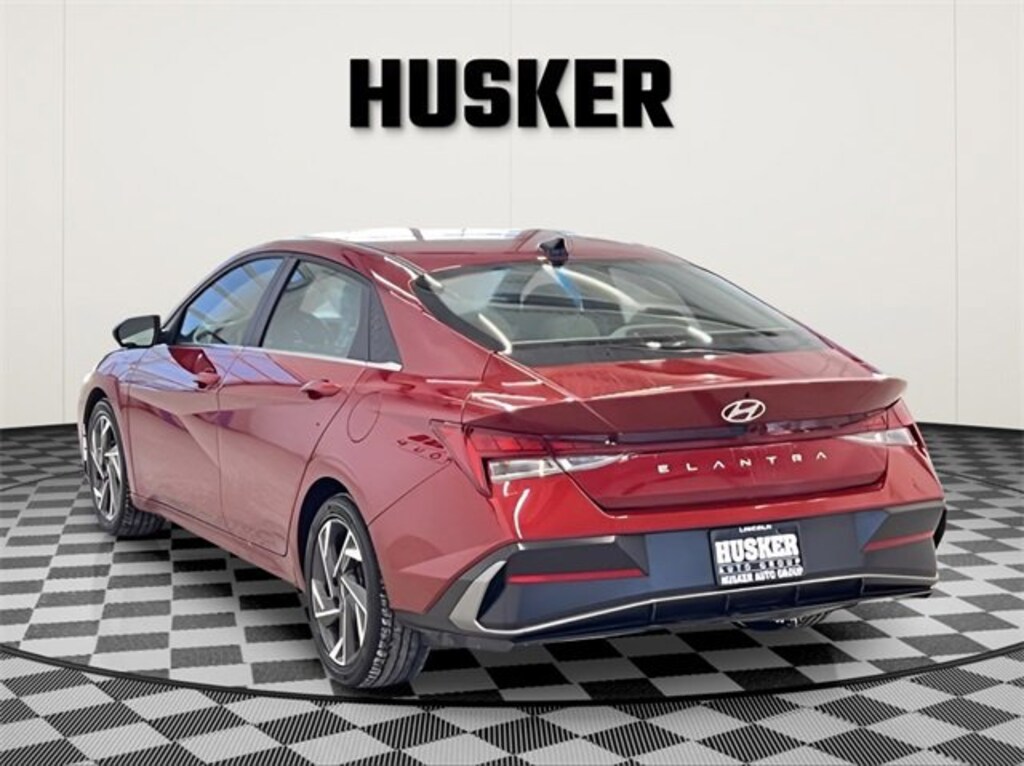 Used 2025 Hyundai Elantra SEL Convenience Sedan