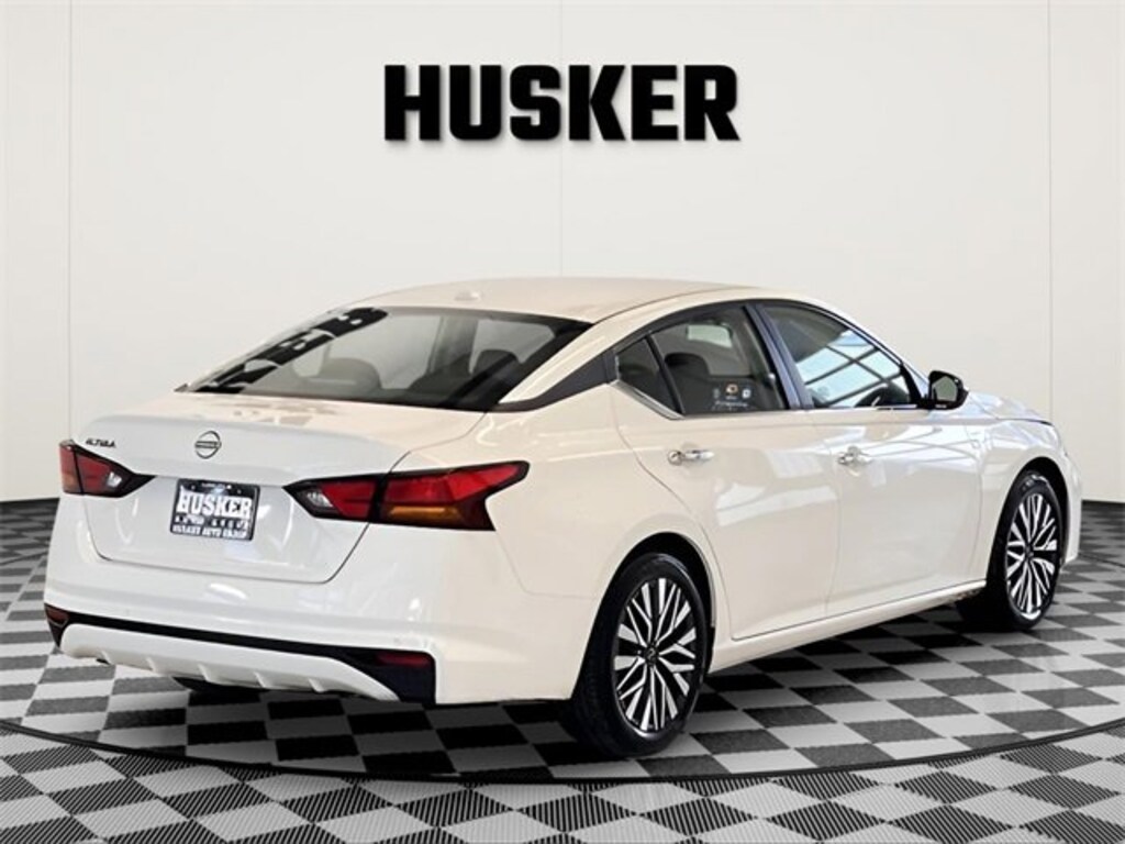 Used 2025 Nissan Altima SV FWD Sedan
