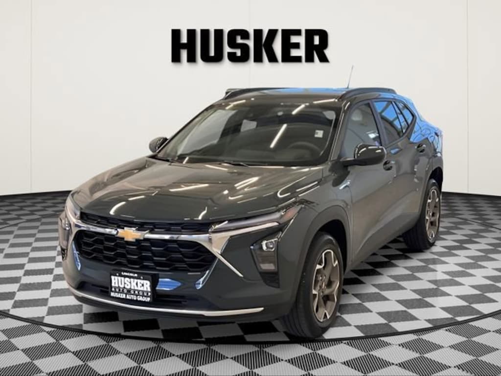Used 2025 Chevrolet Trax LT SUV