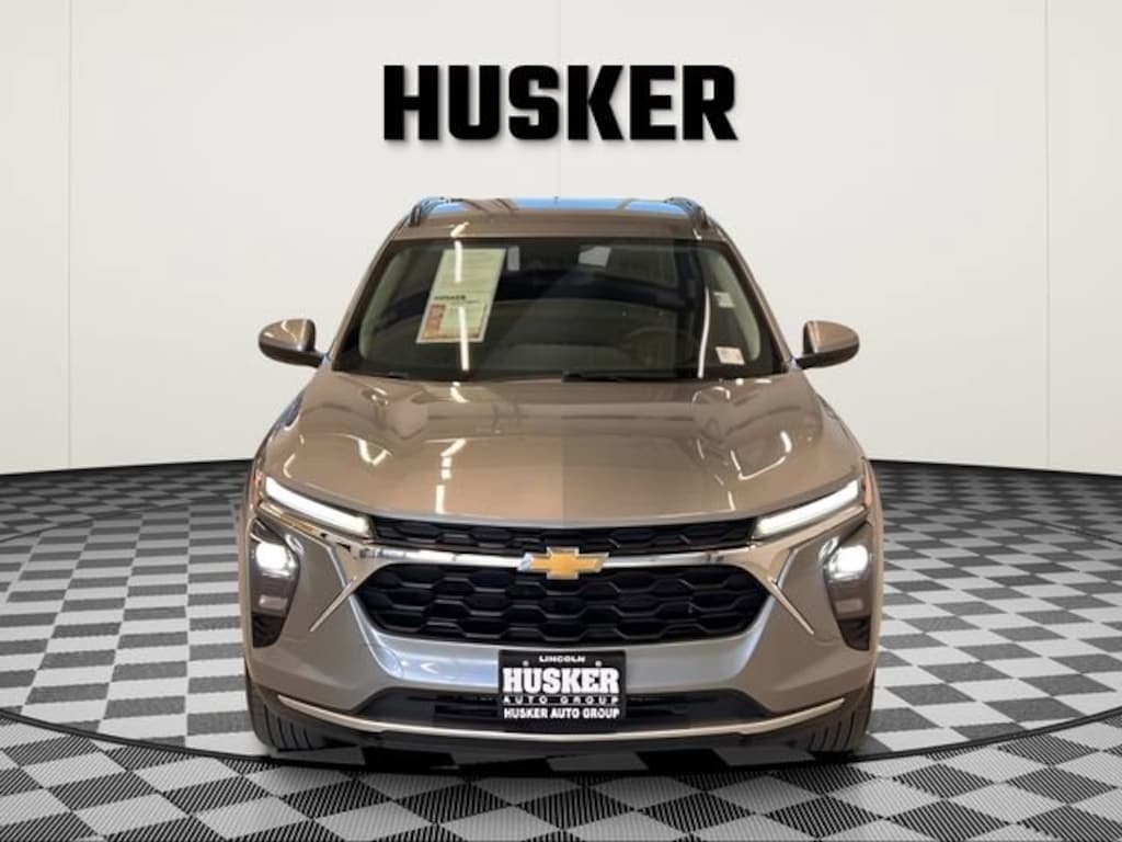 Used 2025 Chevrolet Trax LT SUV