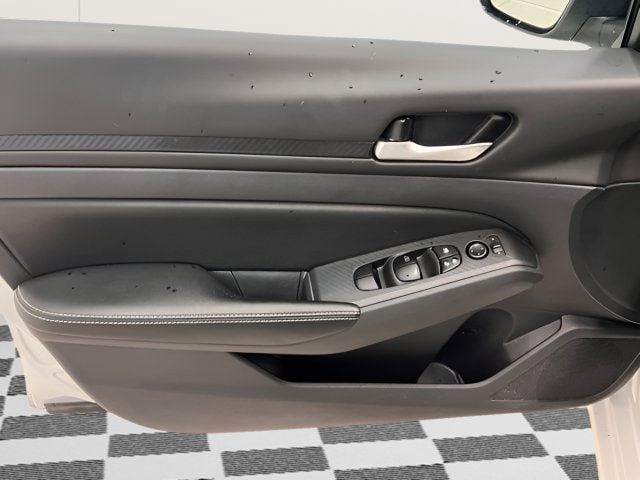 2025 Nissan Altima SV - Photo 11