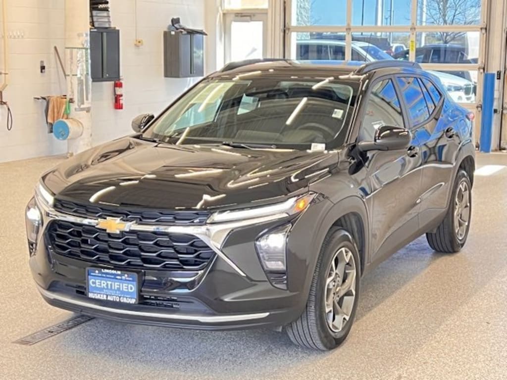 Certified 2025 Chevrolet Trax LT SUV