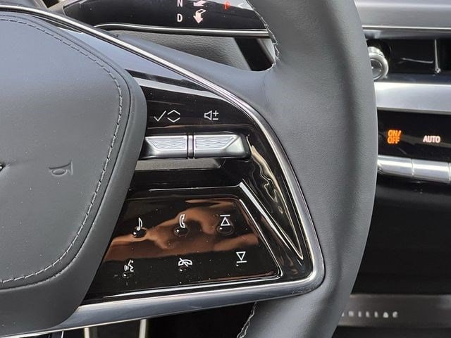 2026 Cadillac LYRIQ V Premium - Photo 37