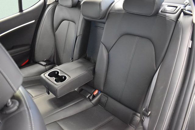 2025 GENESIS G70 Standard - Photo 7