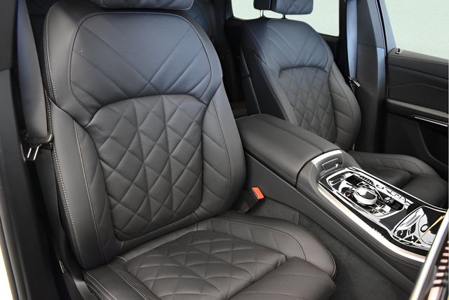 2026 BMW X5 M60i - Photo 6