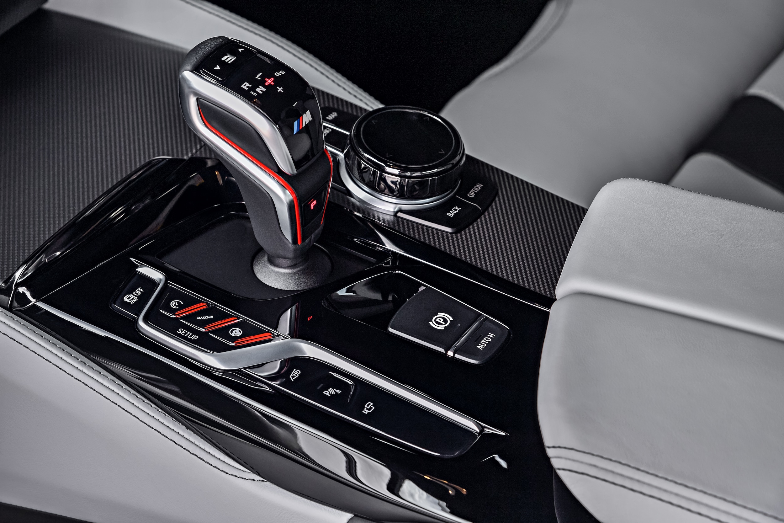 2018 BMW M5 European model interior