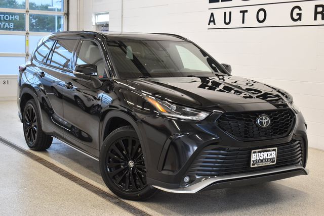 Midnight Black 2025 Toyota Highlander XSE AWD SUV / Crossover All-Wheel Drive 8-Speed Automatic