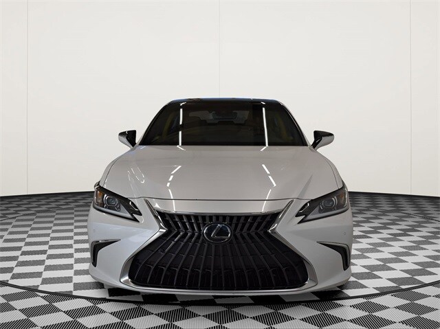 2023 Lexus ES 350 photo 3