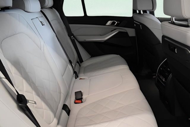 2026 BMW X5 50e - Photo 12