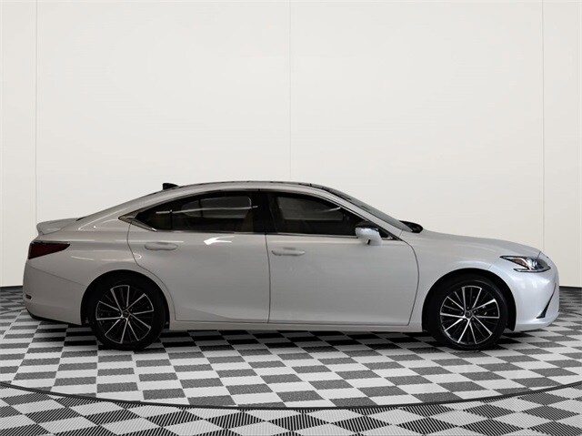 2023 Lexus ES 350 photo 2