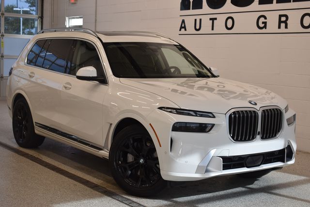2026 BMW X7 40i