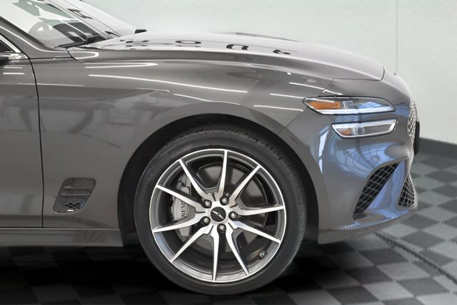 2025 GENESIS G70 Standard - Photo 13