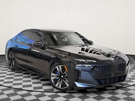 2023 BMW 760i xDrive Sedan