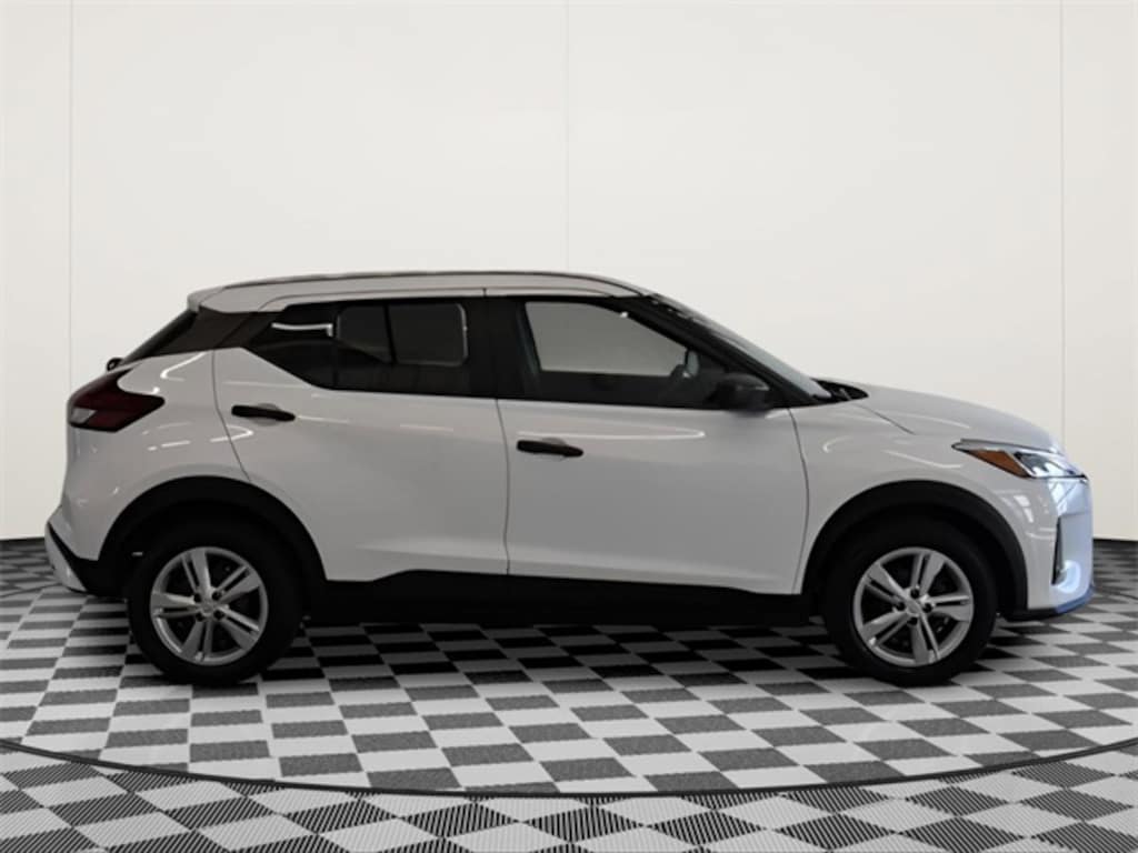 Used 2022 Nissan Kicks S SUV