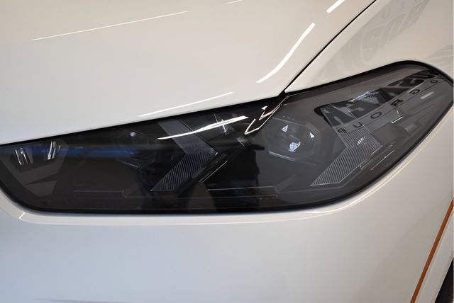 2026 BMW X5 M60i - Photo 15