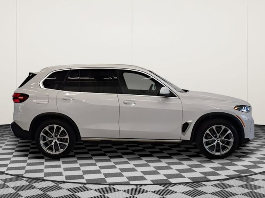 New 2026 BMW X5 xDrive40i SUV