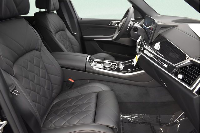 2026 BMW X5 M60i - Photo 22