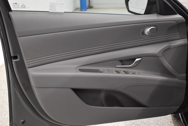 2025 Hyundai Elantra SEL - Photo 20