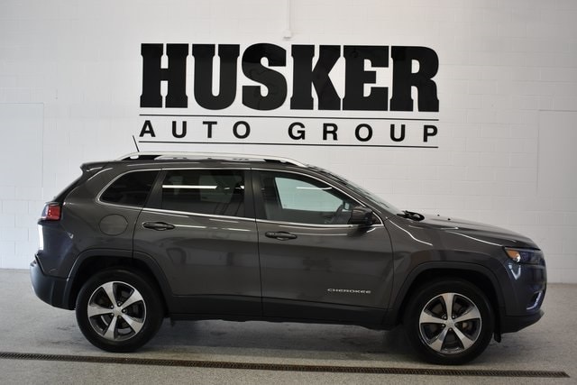 Used 2019 Jeep Cherokee Limited with VIN 1C4PJMDXXKD447506 for sale in Lincoln, NE