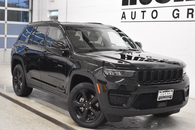 2024 Jeep Grand Cherokee Altitude X 4x4's photo
